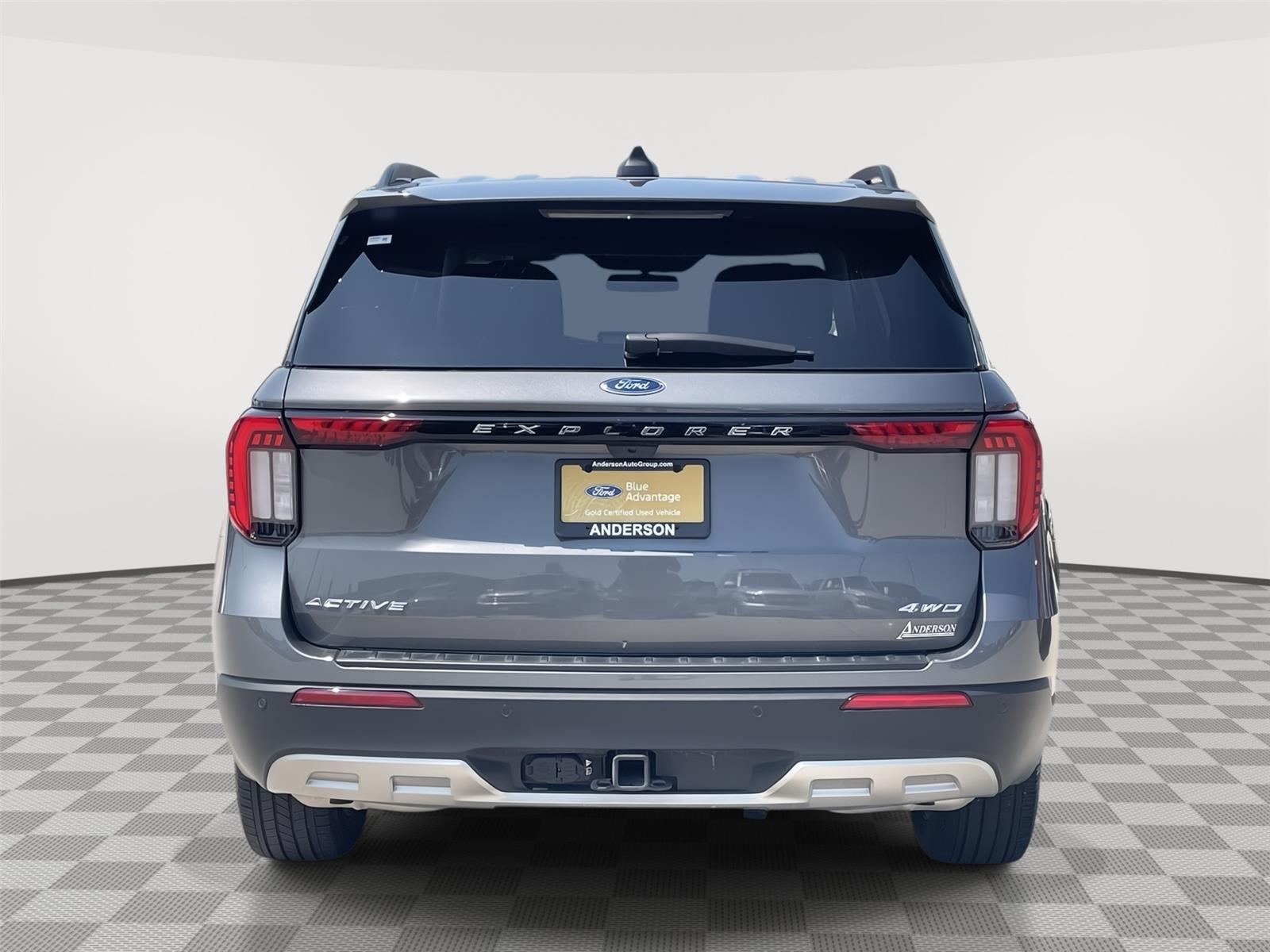 Vehicle photo 8