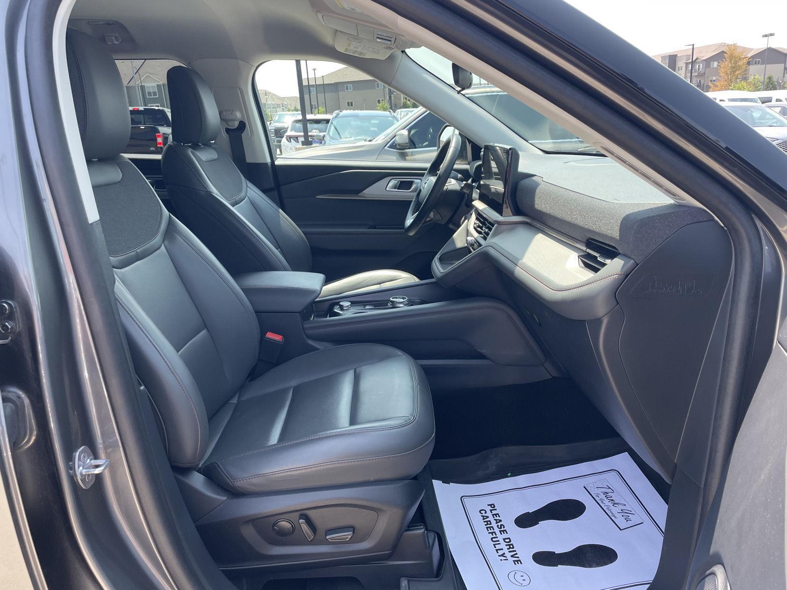 Vehicle photo 19