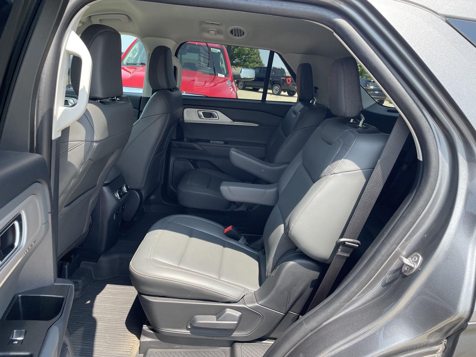 Vehicle photo 20