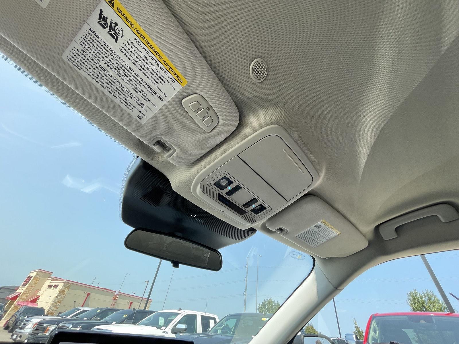 Vehicle photo 22