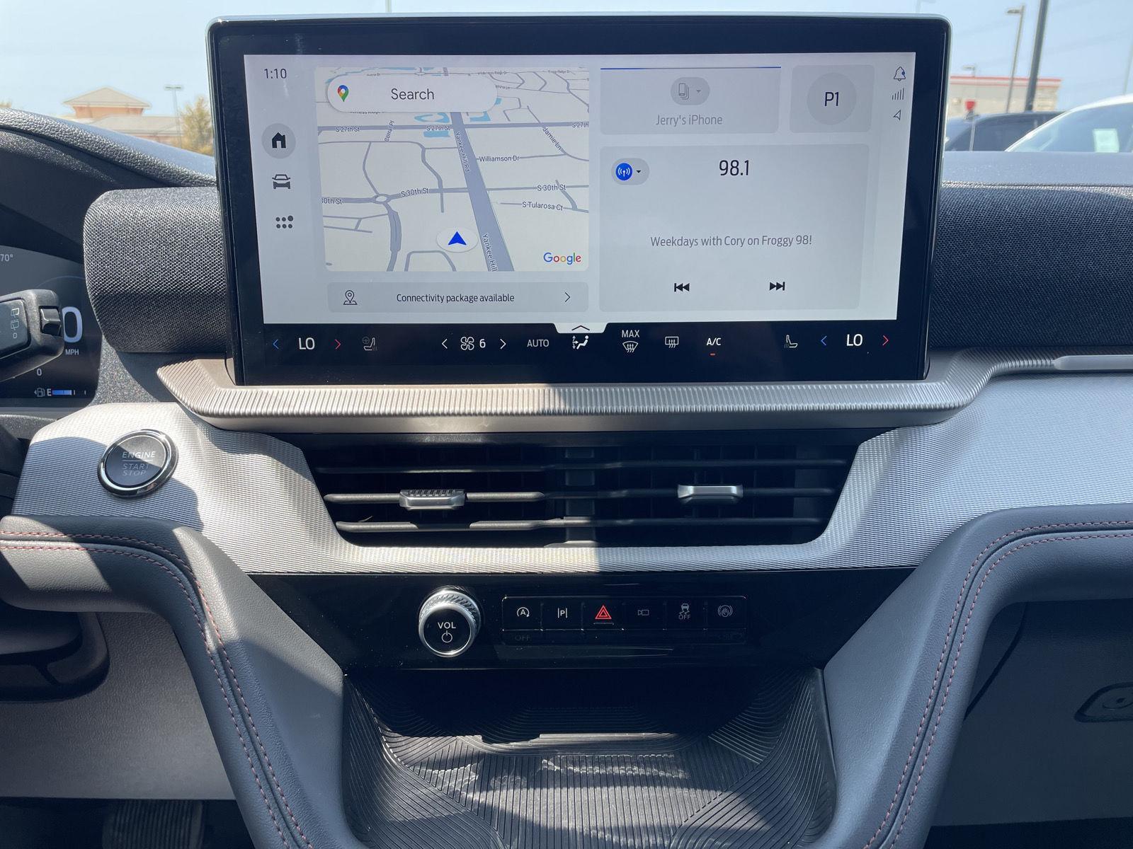 Vehicle photo 23