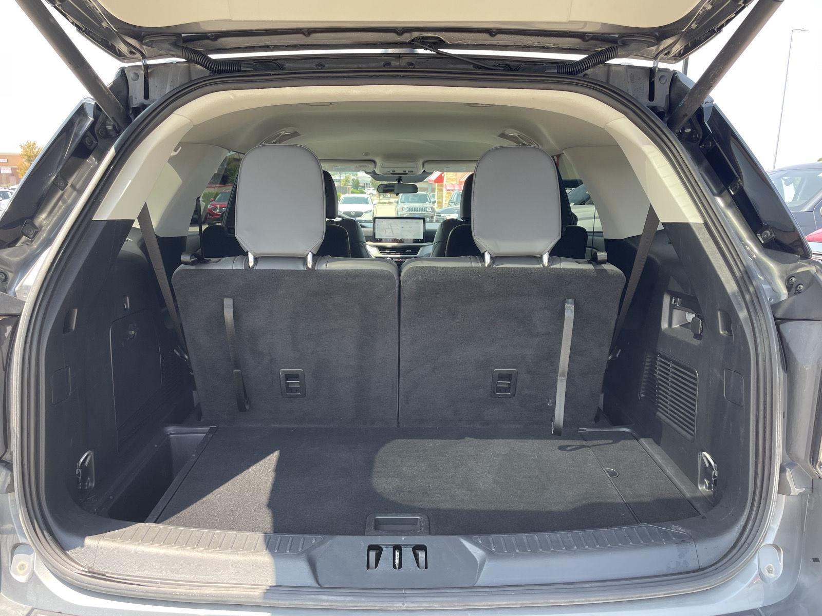 Vehicle photo 36