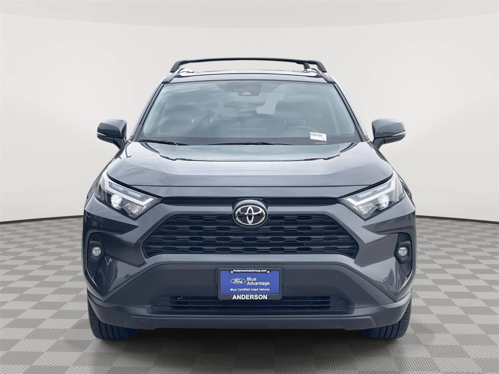 Vehicle photo 4