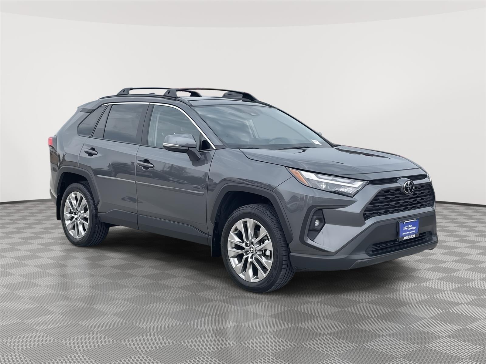 Vehicle photo 5