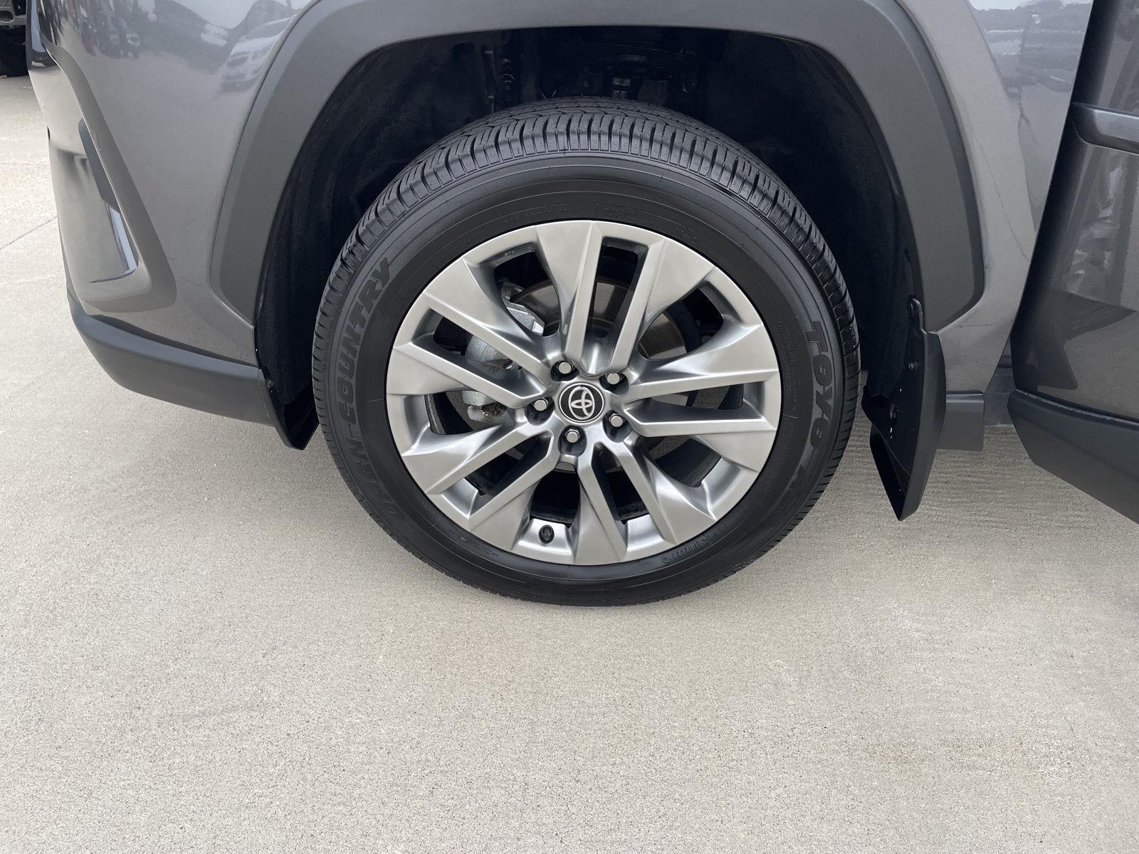 Vehicle photo 10