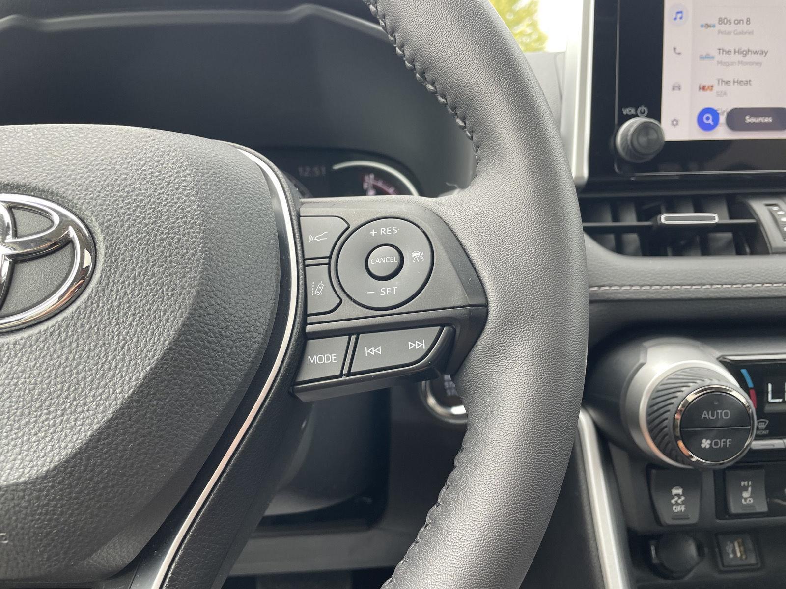Vehicle photo 14