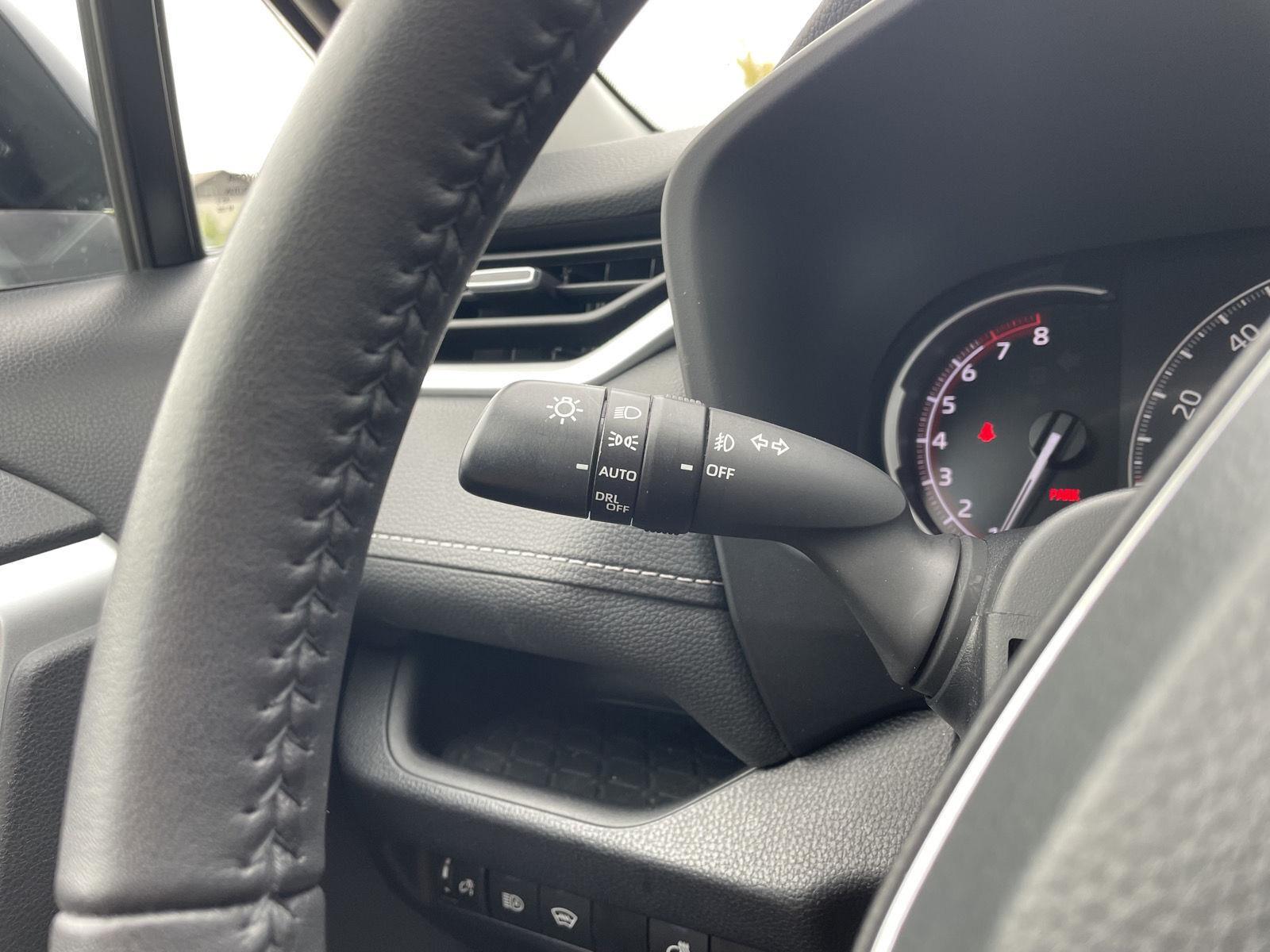 Vehicle photo 16