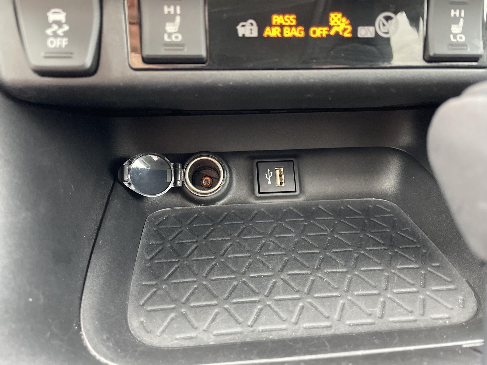 Vehicle photo 27