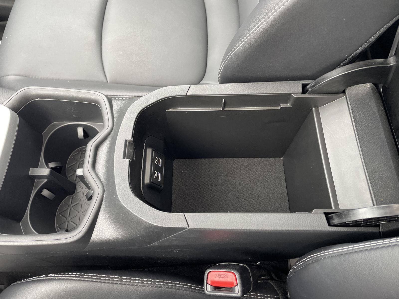 Vehicle photo 31