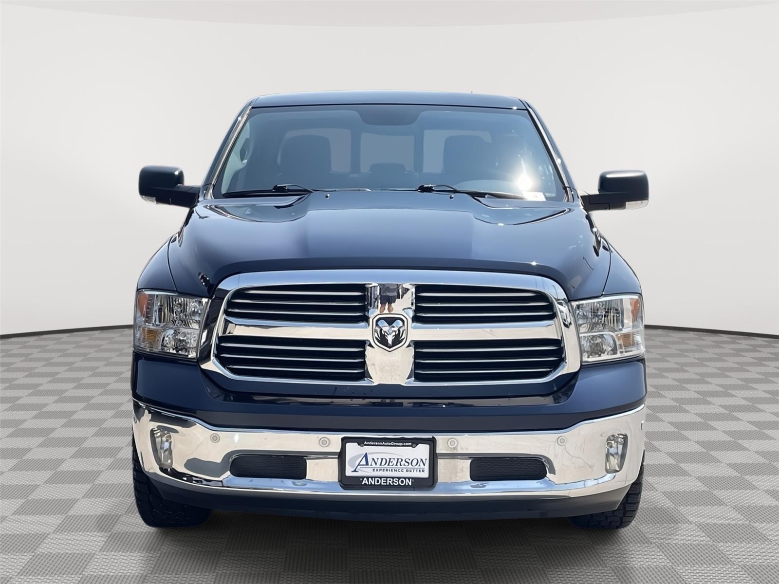 Vehicle photo 4
