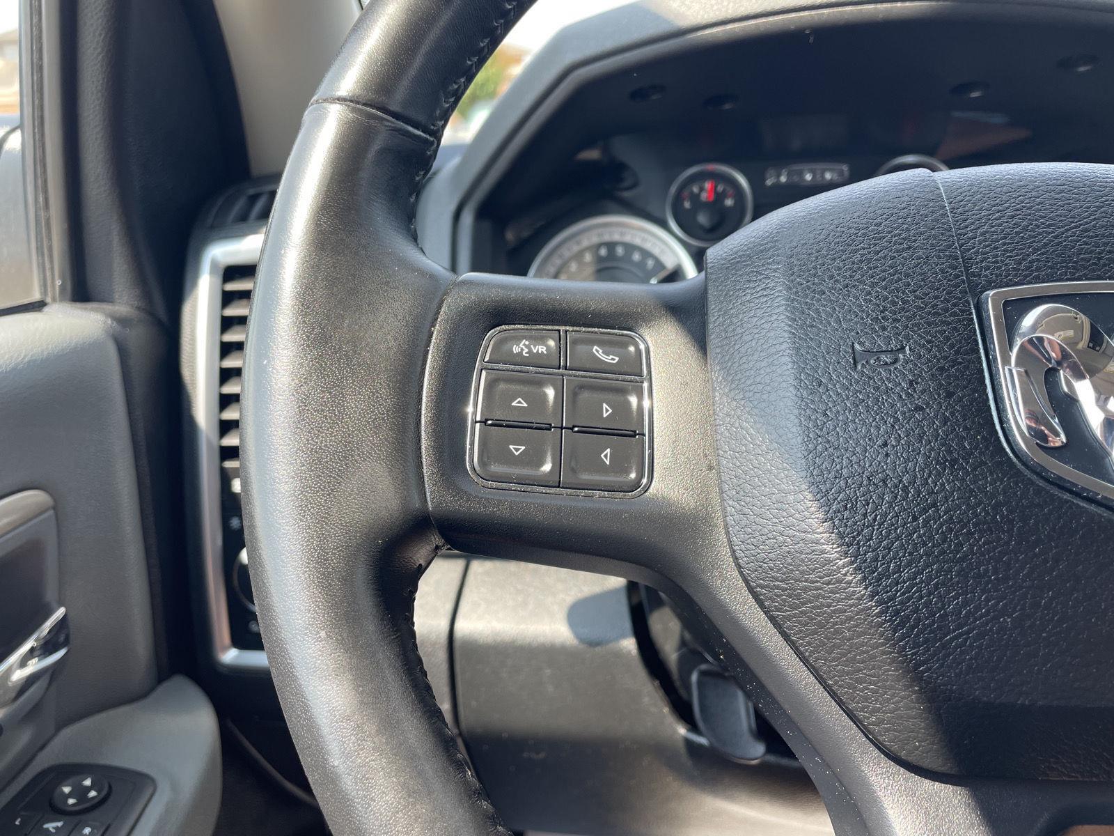 Vehicle photo 13