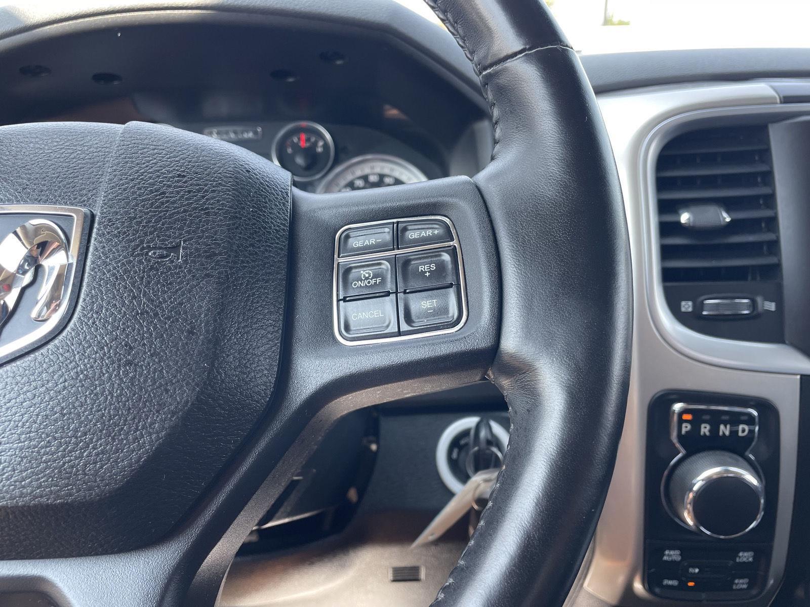 Vehicle photo 14