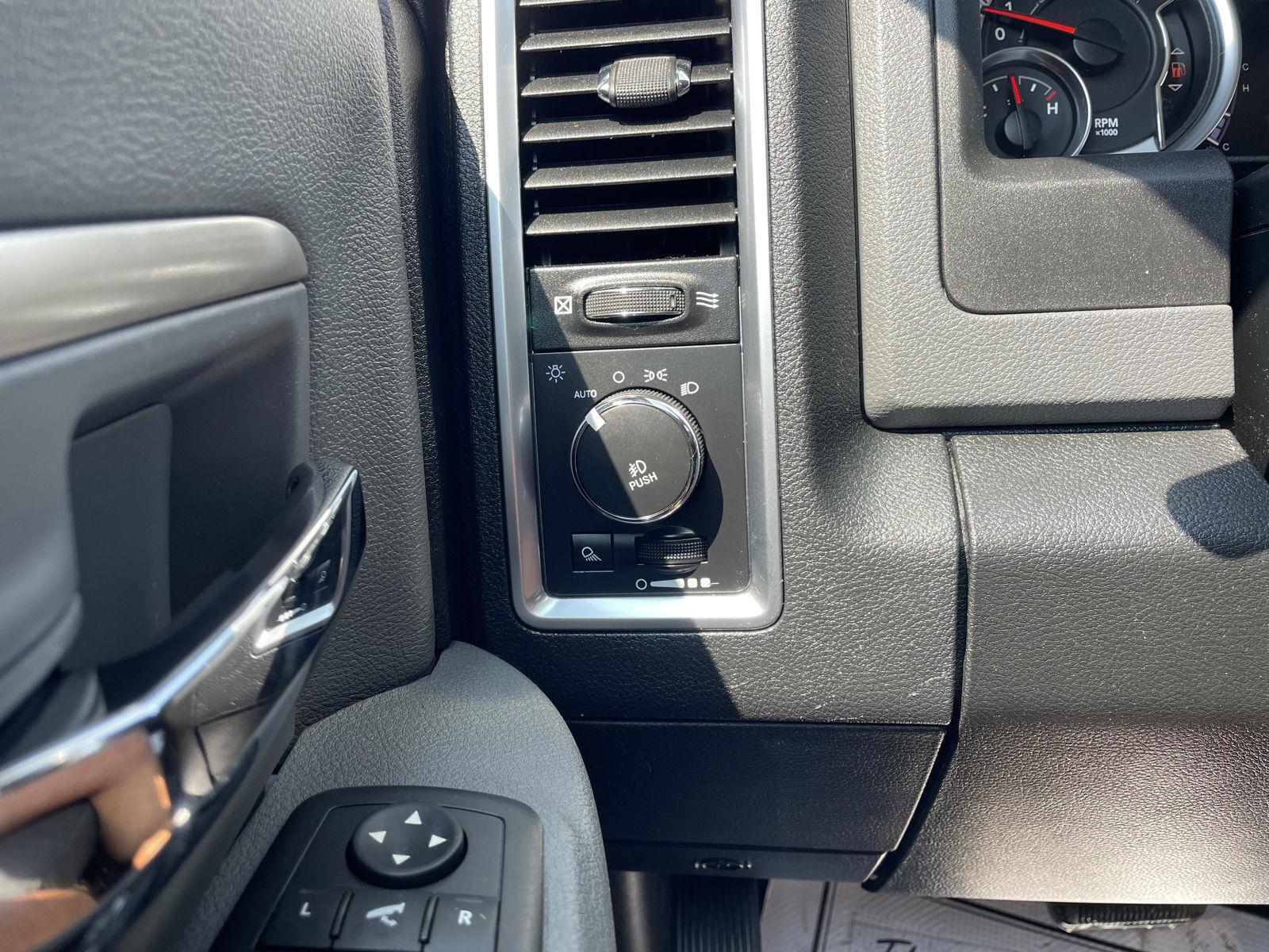Vehicle photo 16