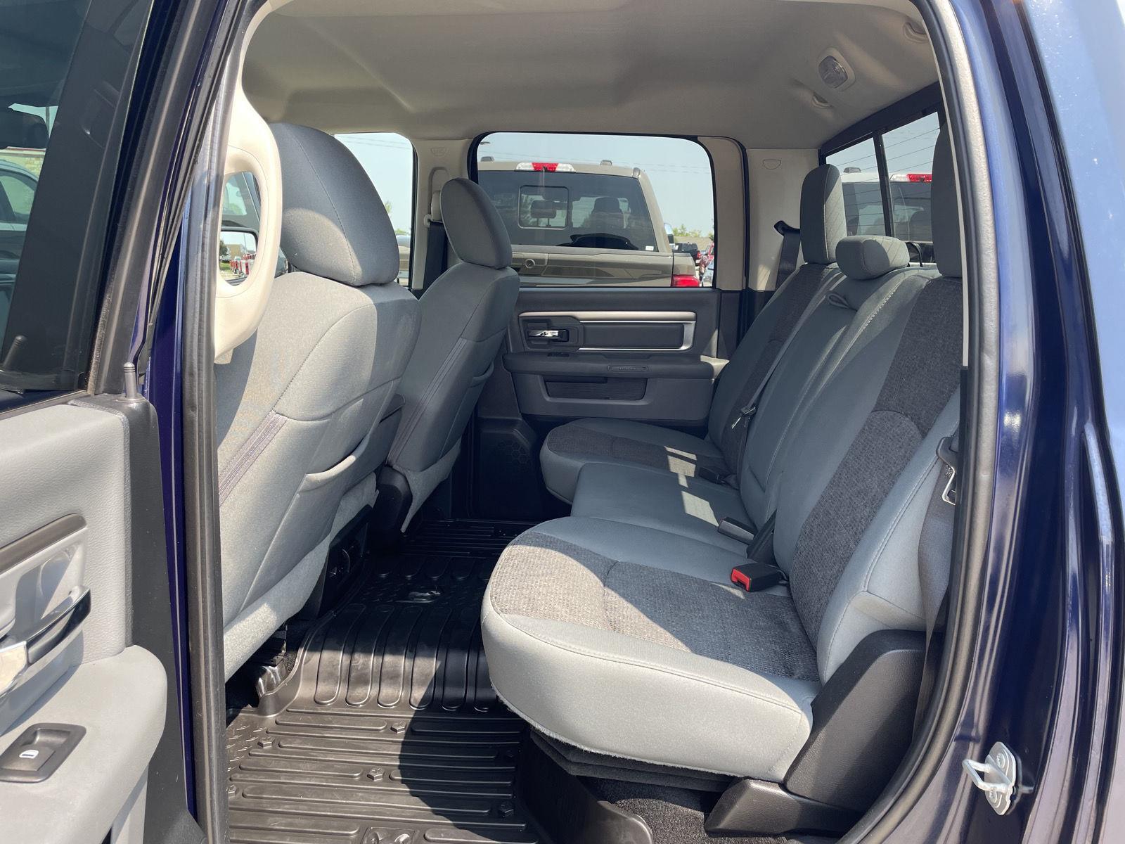Vehicle photo 20