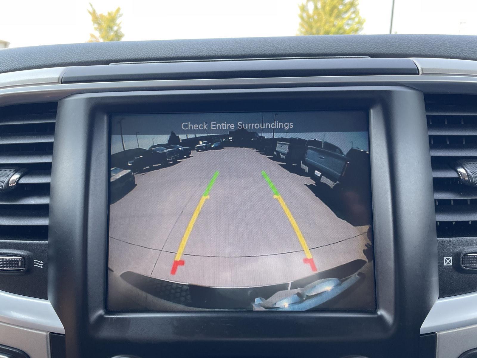 Vehicle photo 23