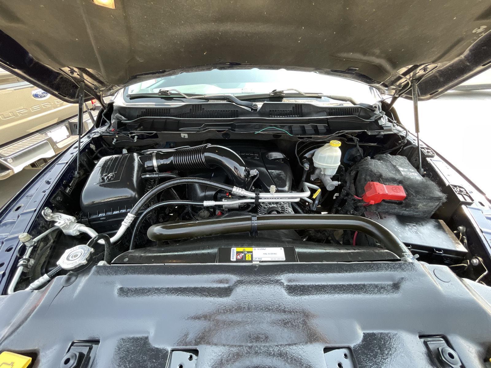 Vehicle photo 33