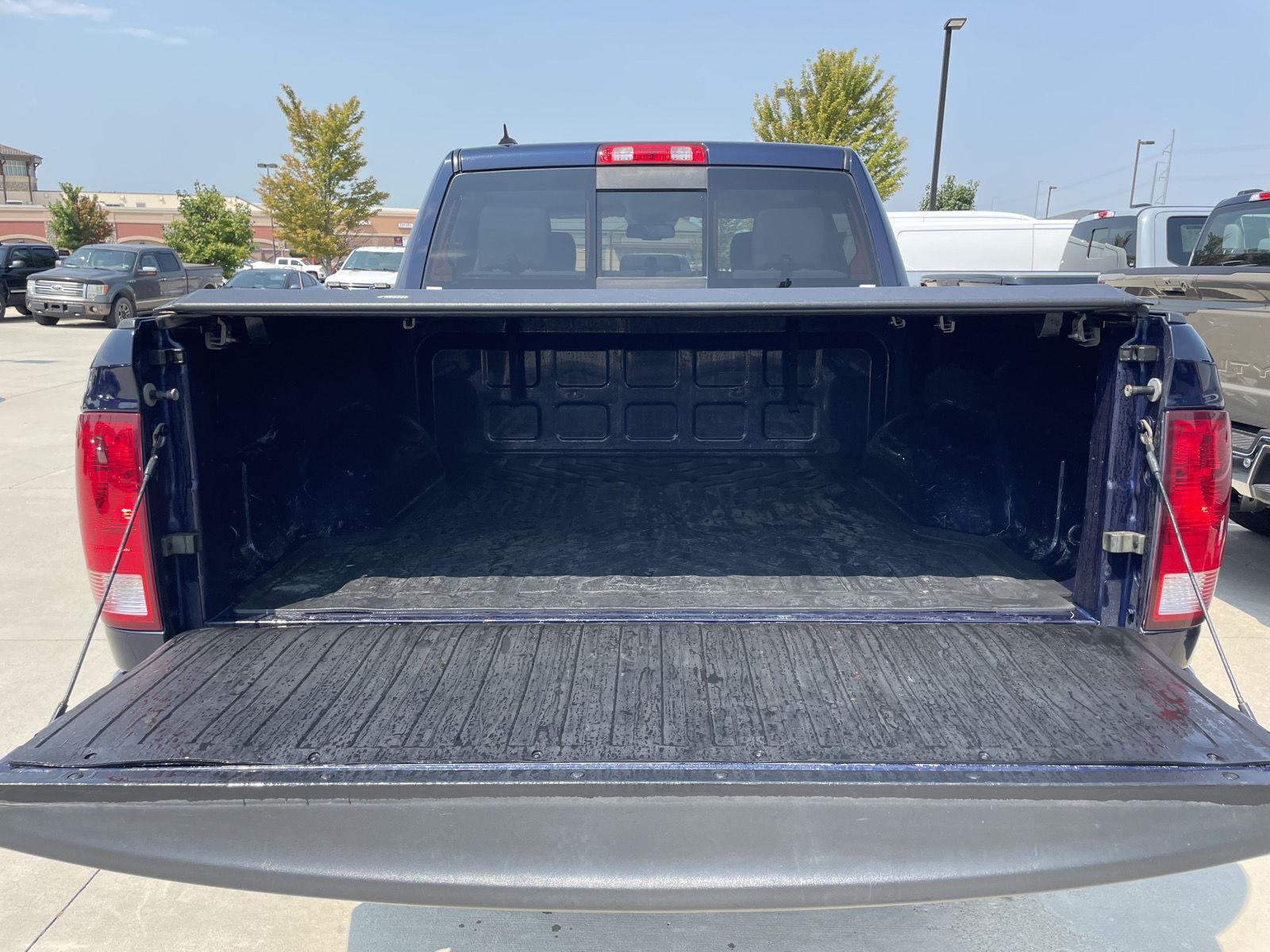 Vehicle photo 34