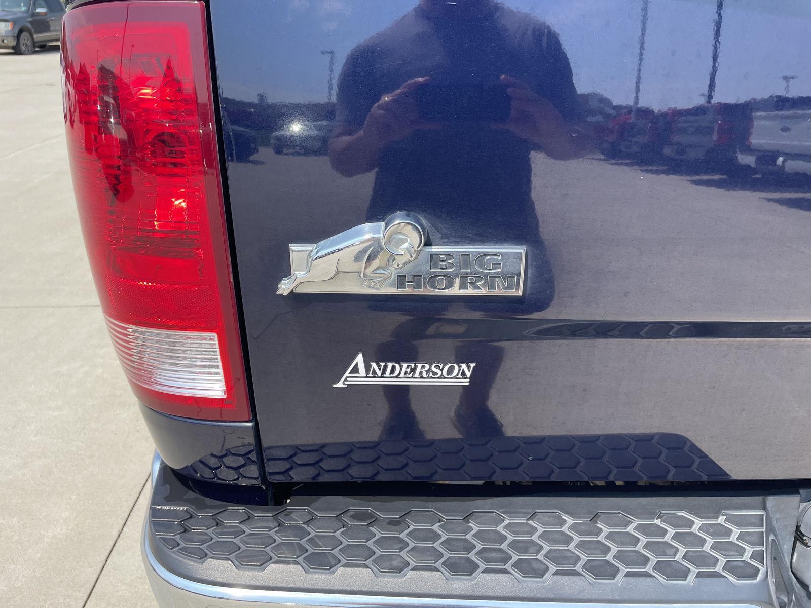 Vehicle photo 37