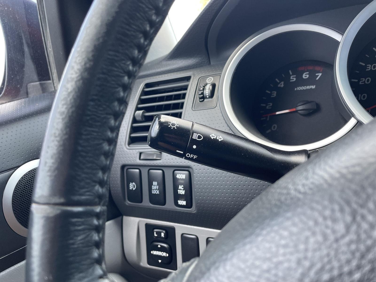 Vehicle photo 14