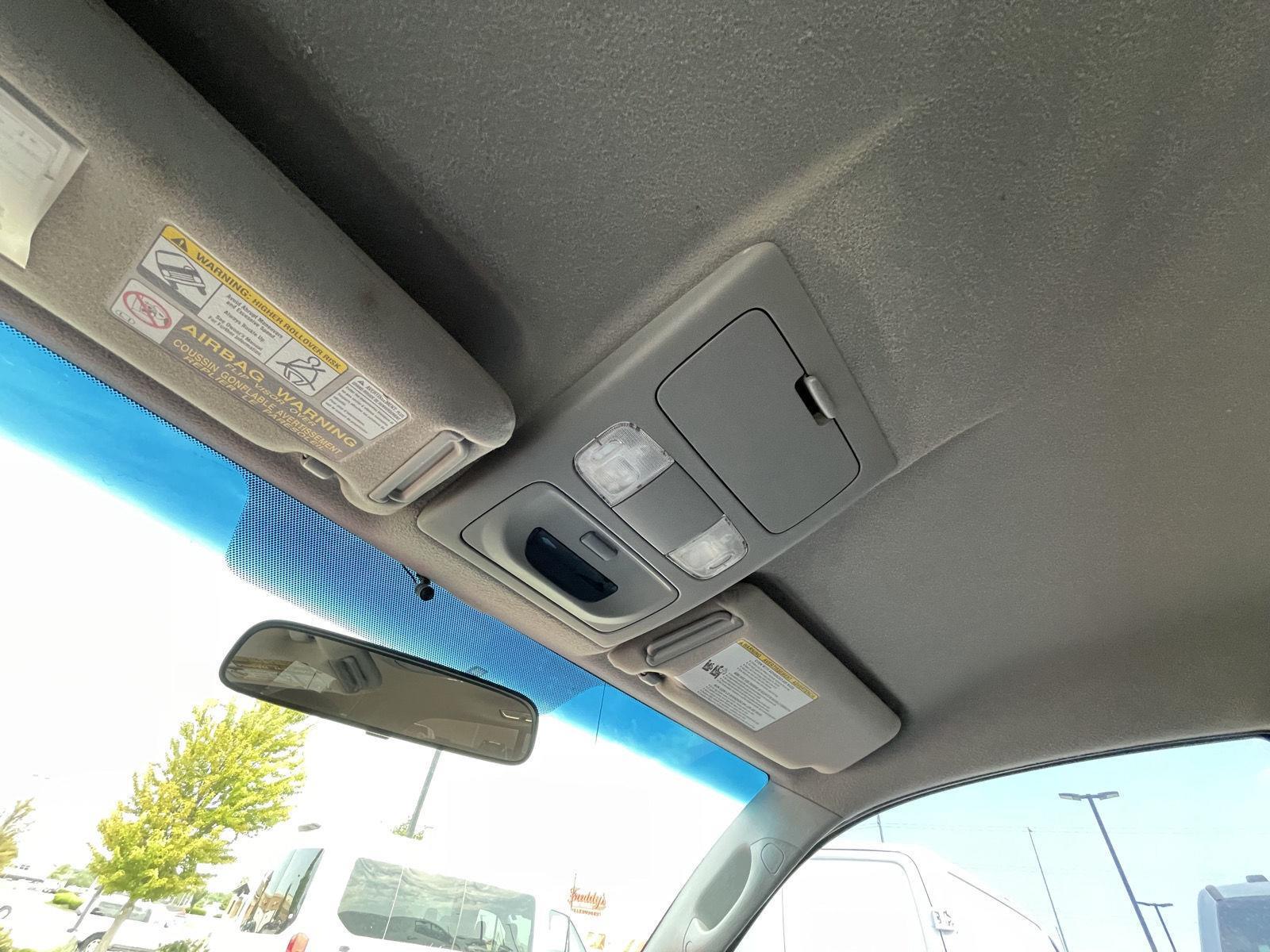 Vehicle photo 19