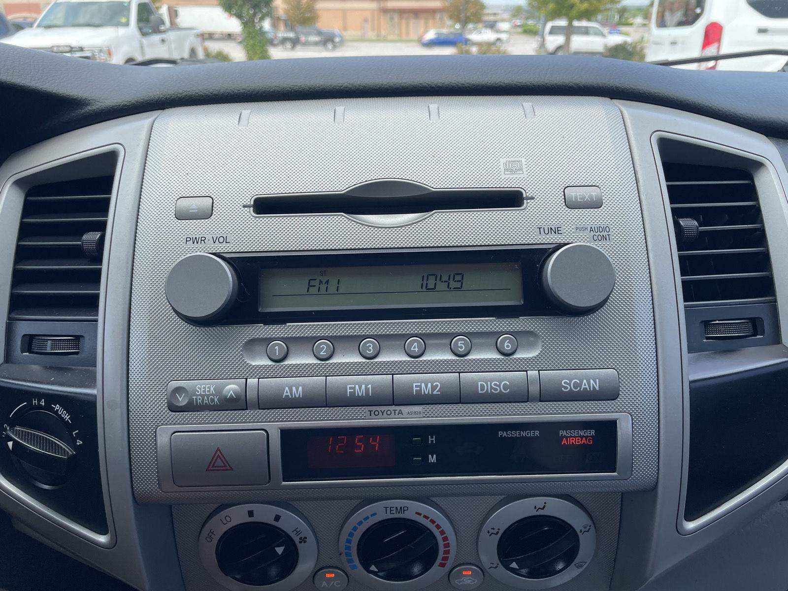 Vehicle photo 21