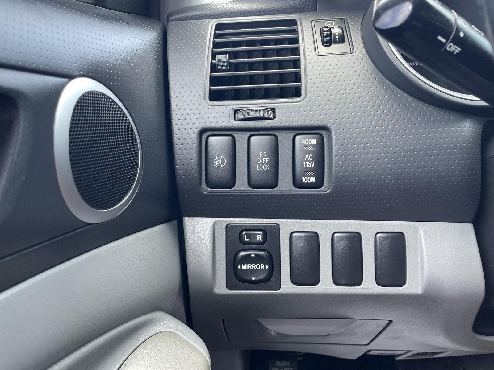 Vehicle photo 24