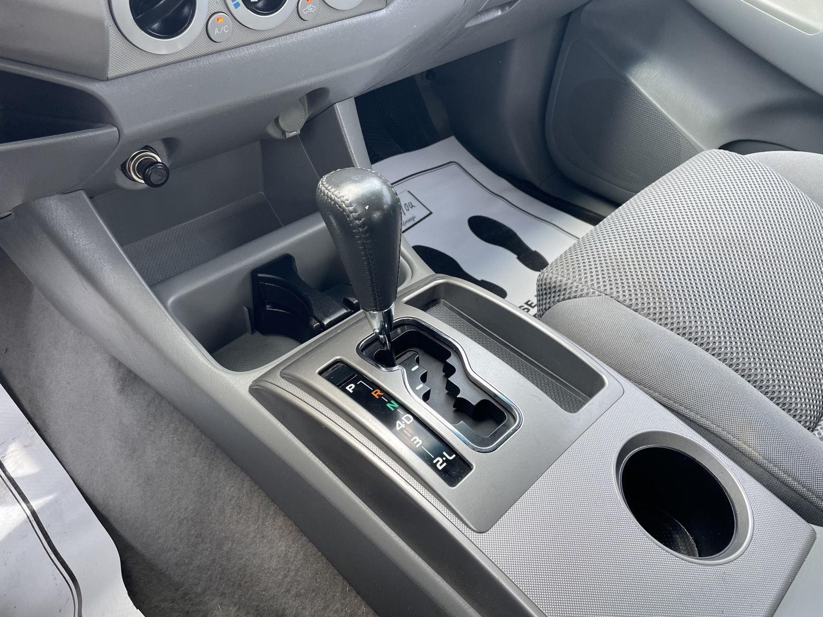 Vehicle photo 25