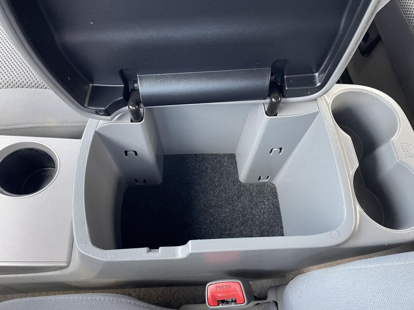 Vehicle photo 26