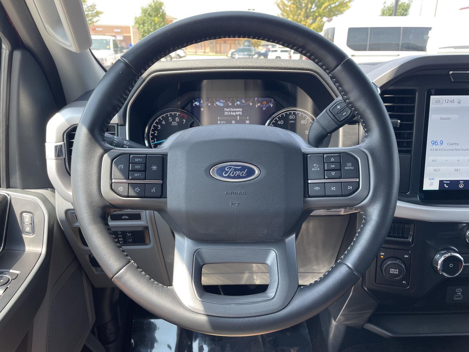 Vehicle photo 11