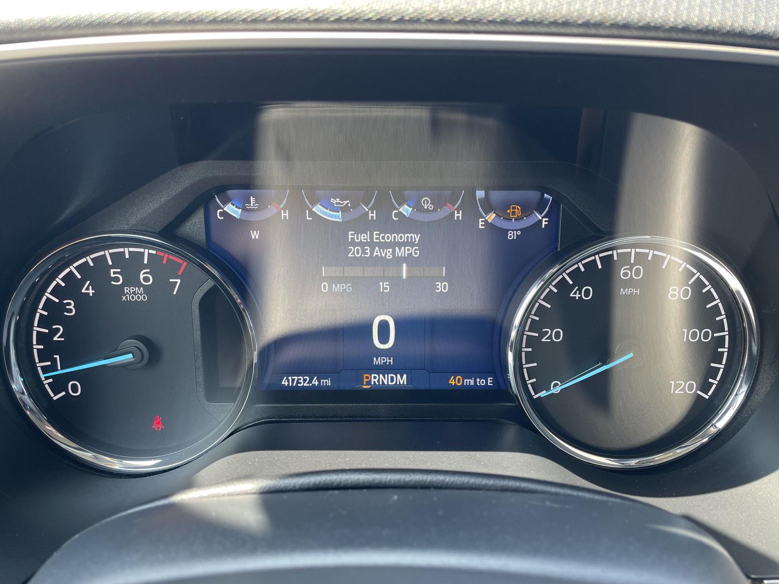 Vehicle photo 14