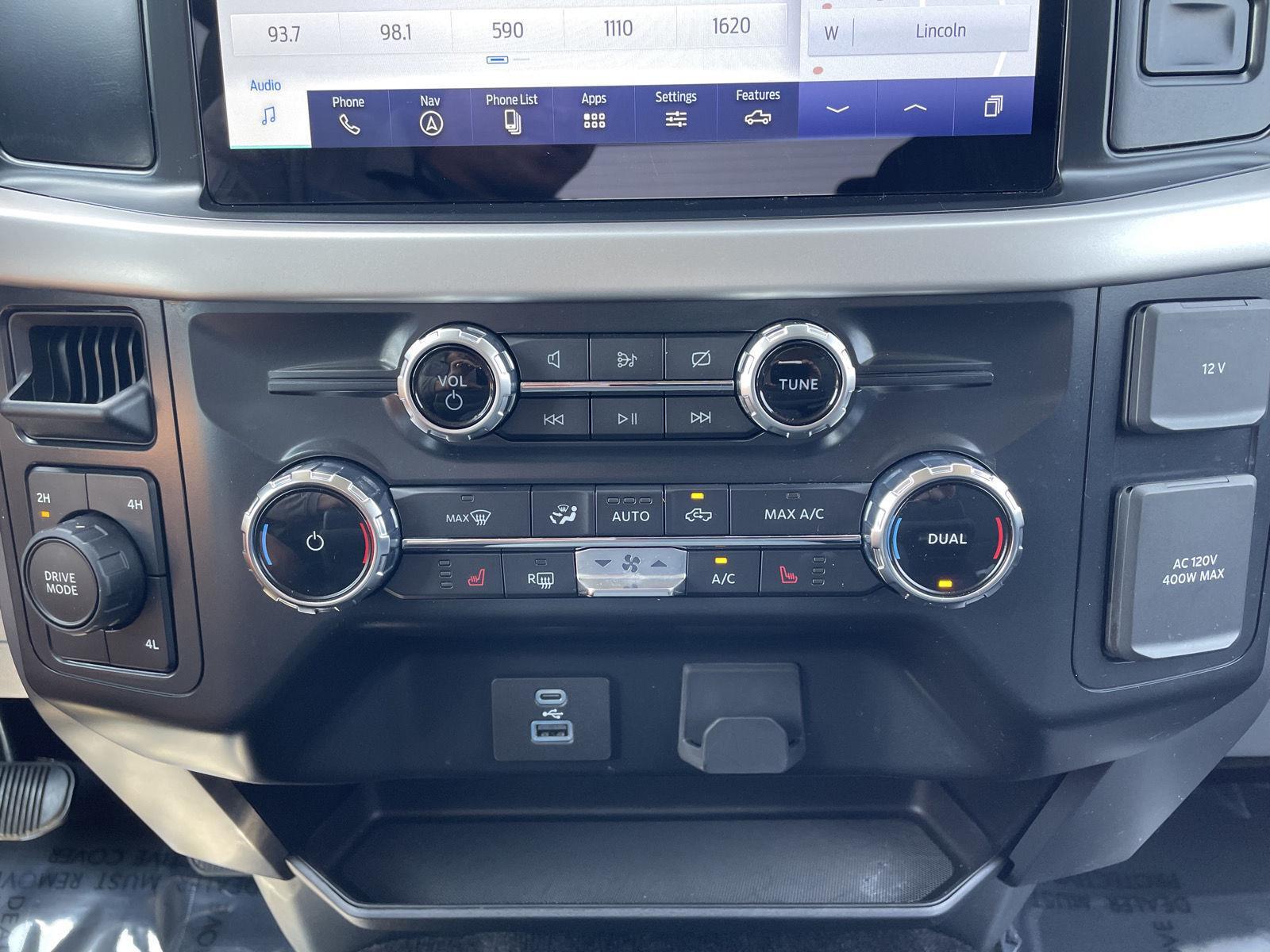 Vehicle photo 25