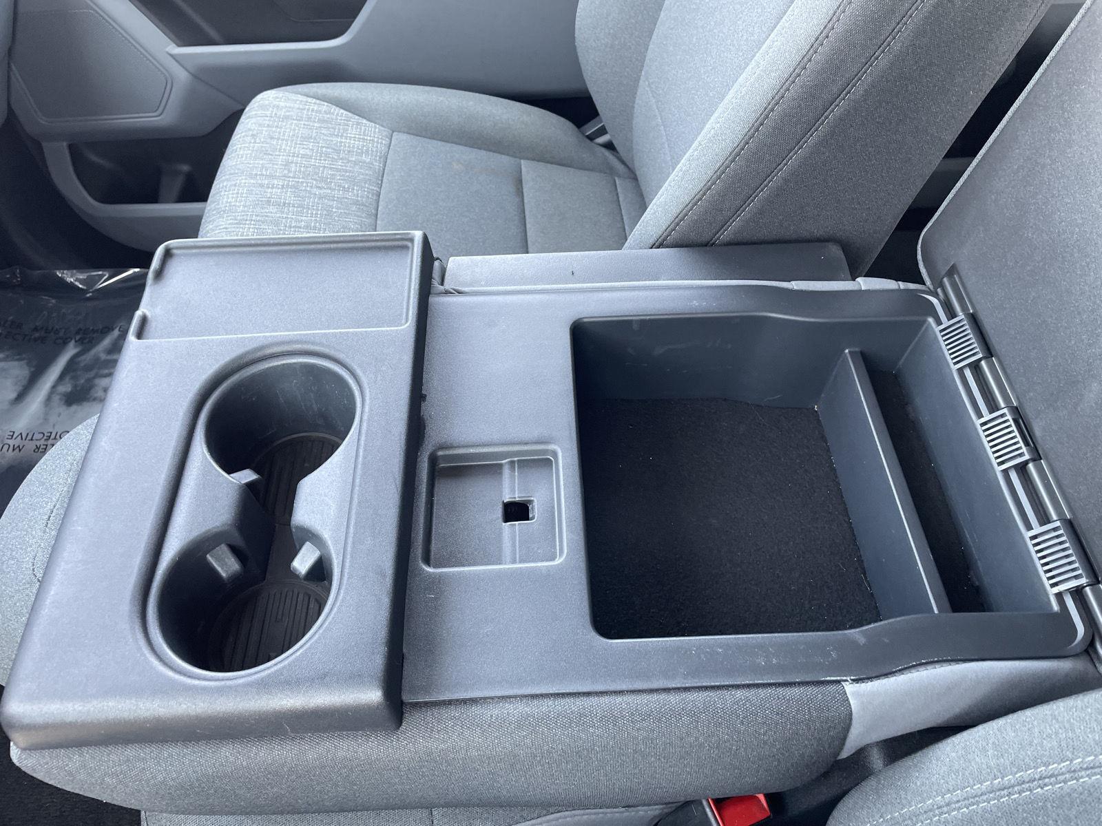 Vehicle photo 32