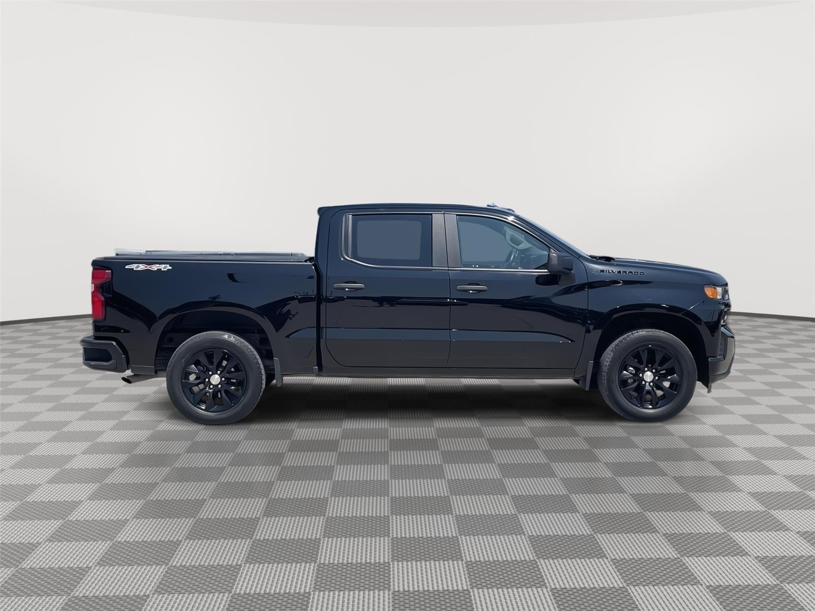 Vehicle photo 6