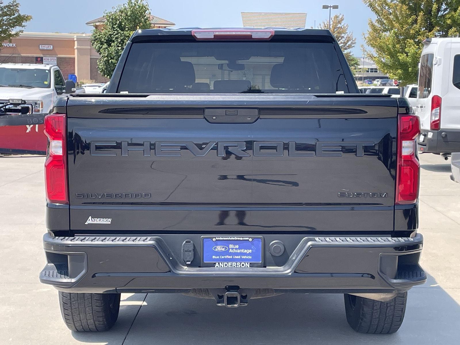 Vehicle photo 8