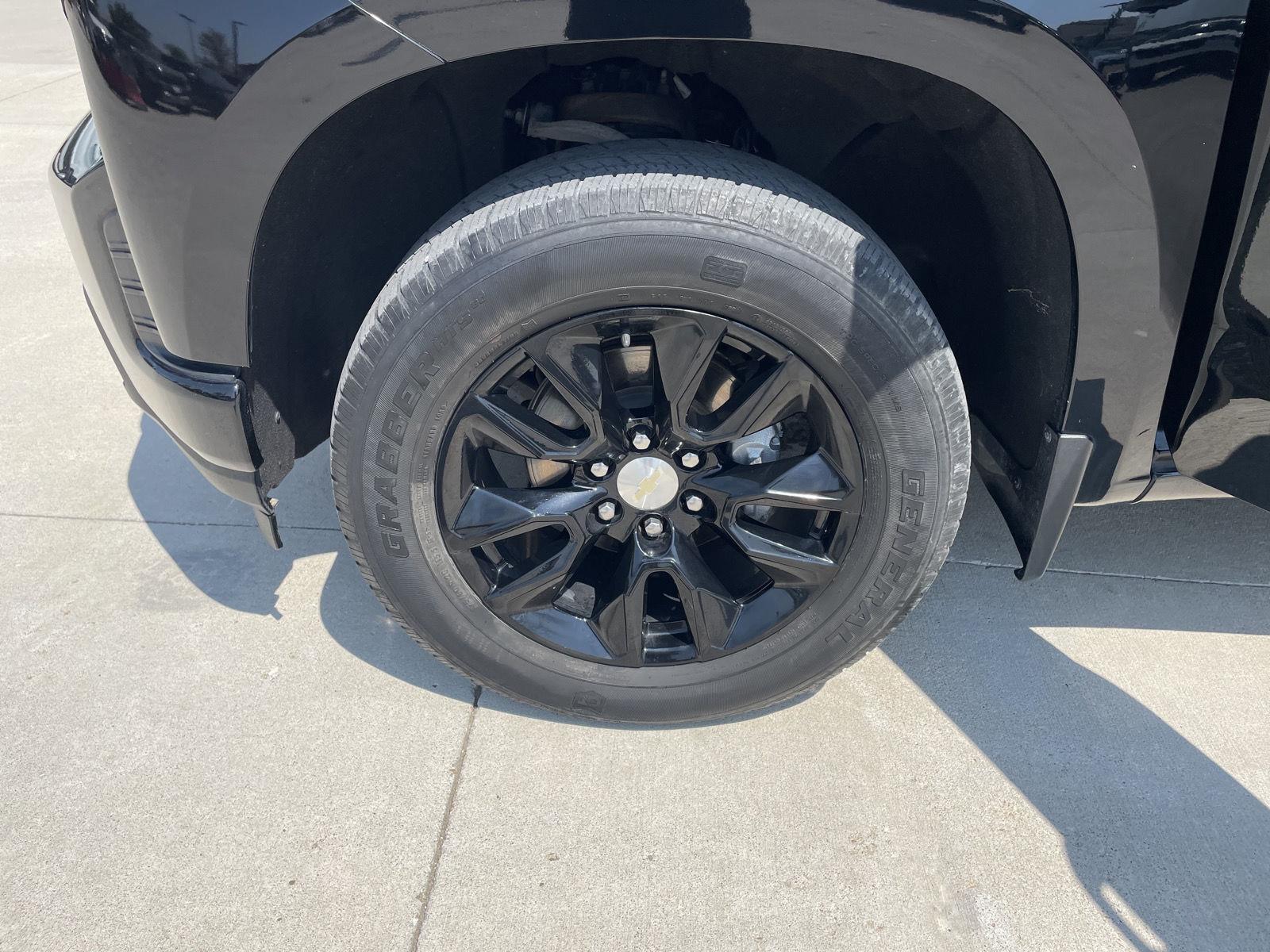 Vehicle photo 10
