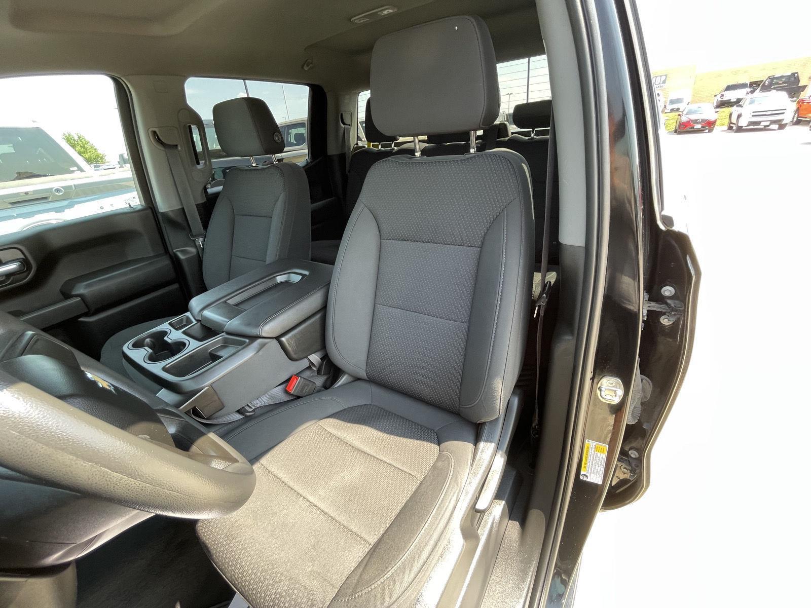 Vehicle photo 15