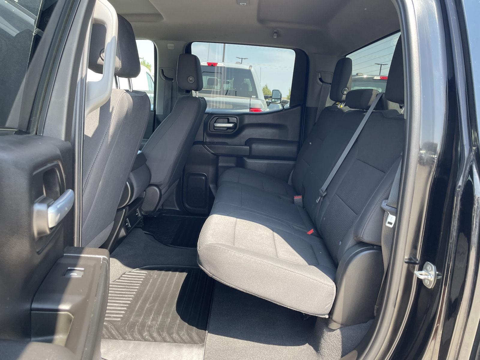 Vehicle photo 17