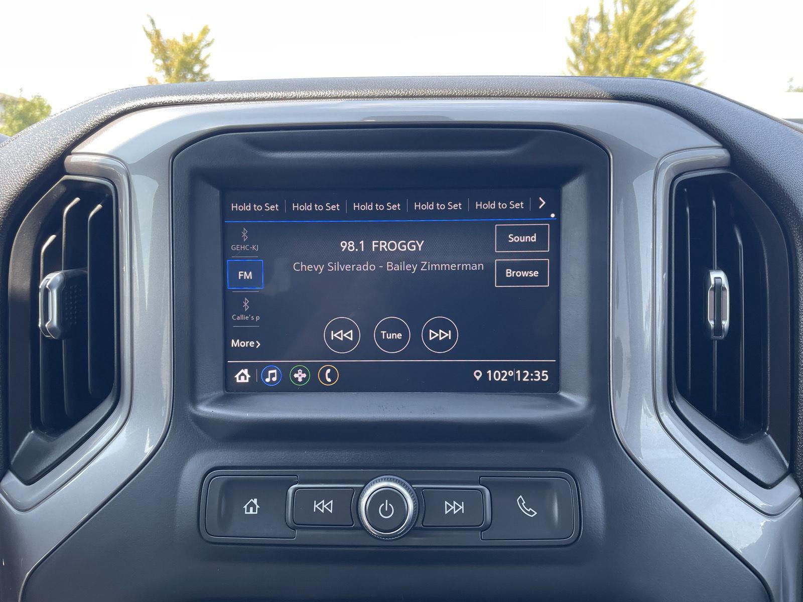 Vehicle photo 21
