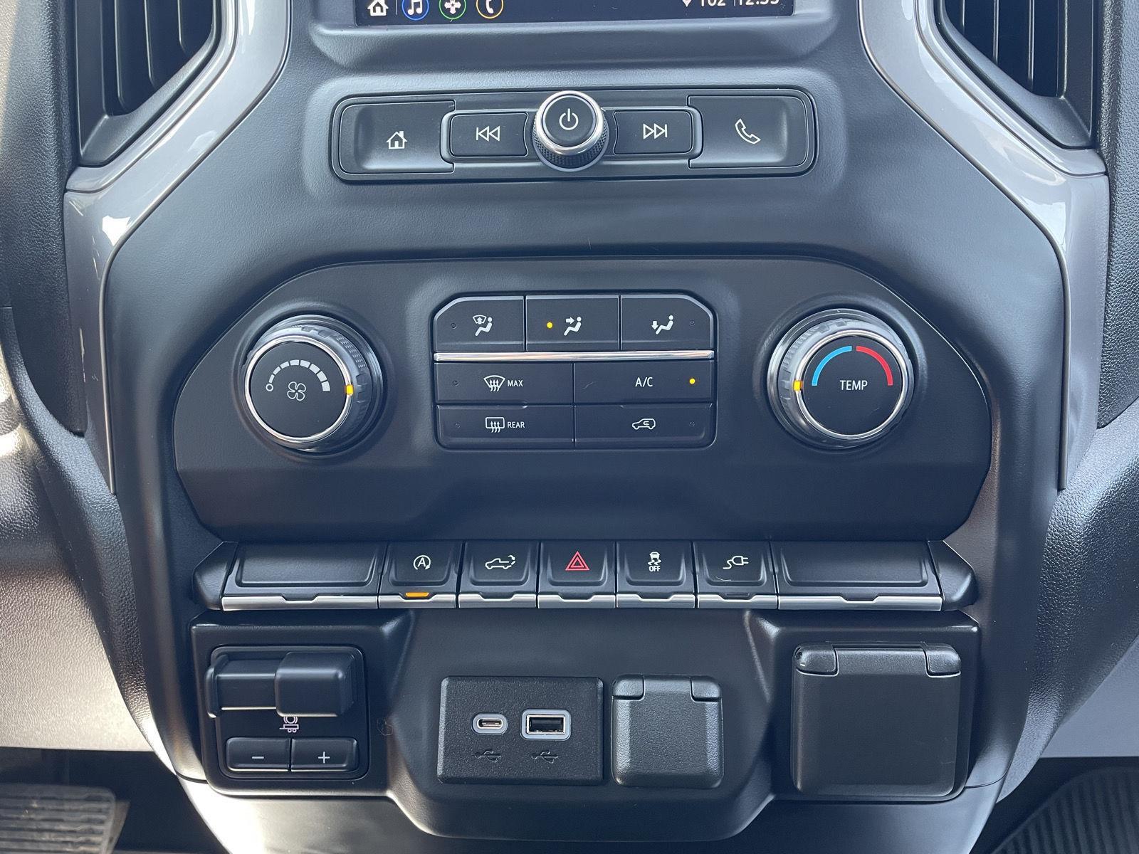 Vehicle photo 22