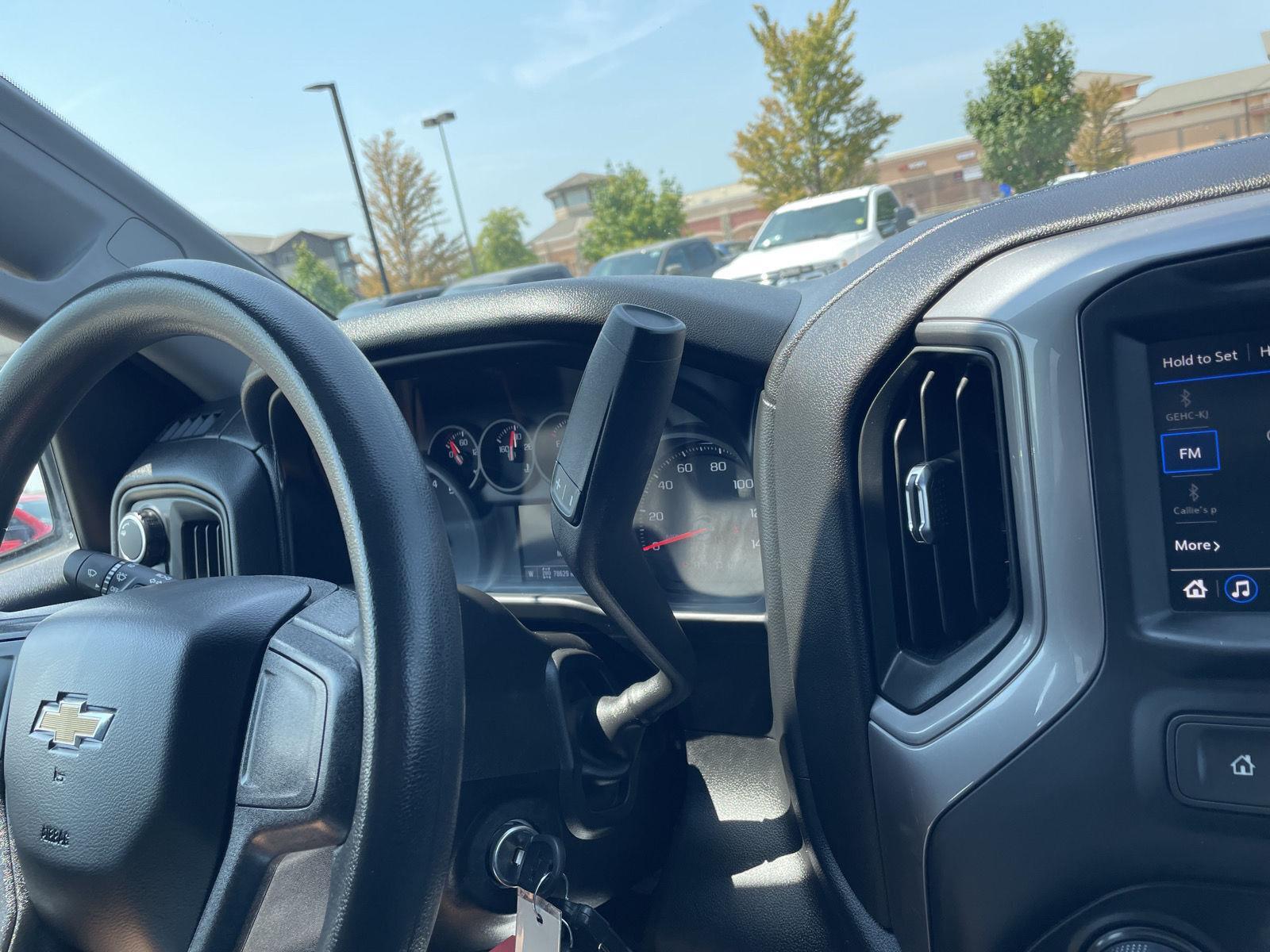 Vehicle photo 25