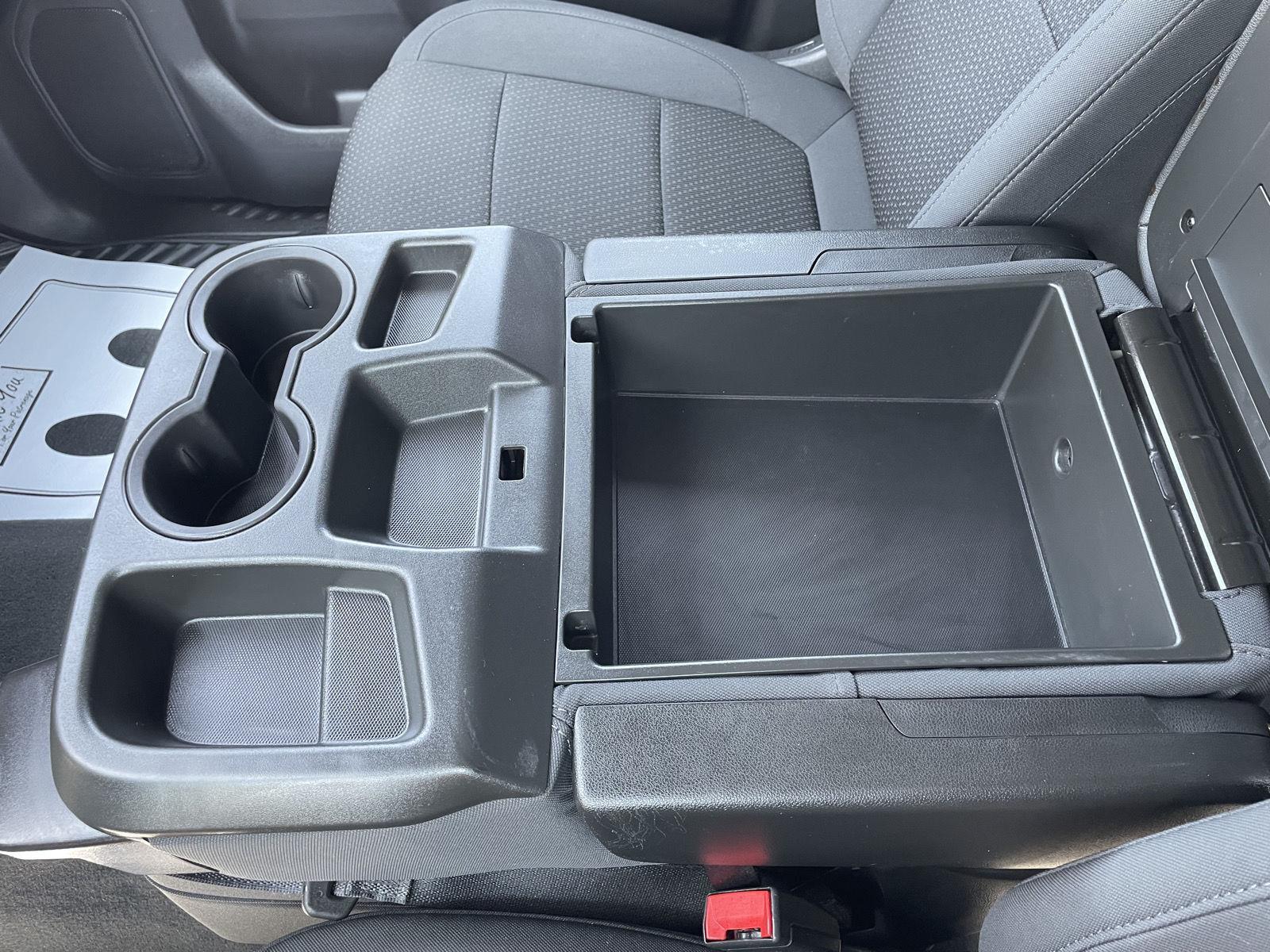 Vehicle photo 26