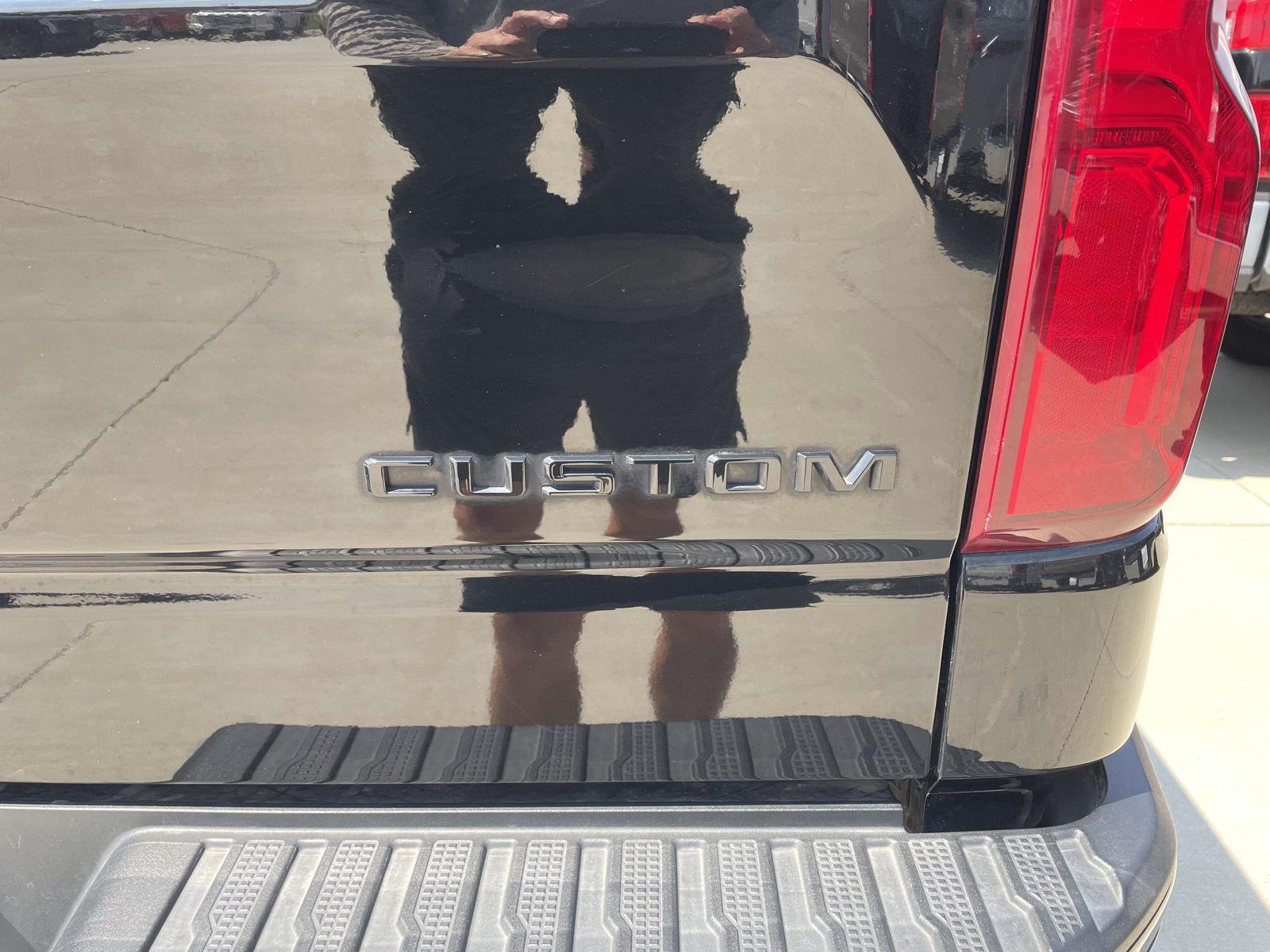 Vehicle photo 32