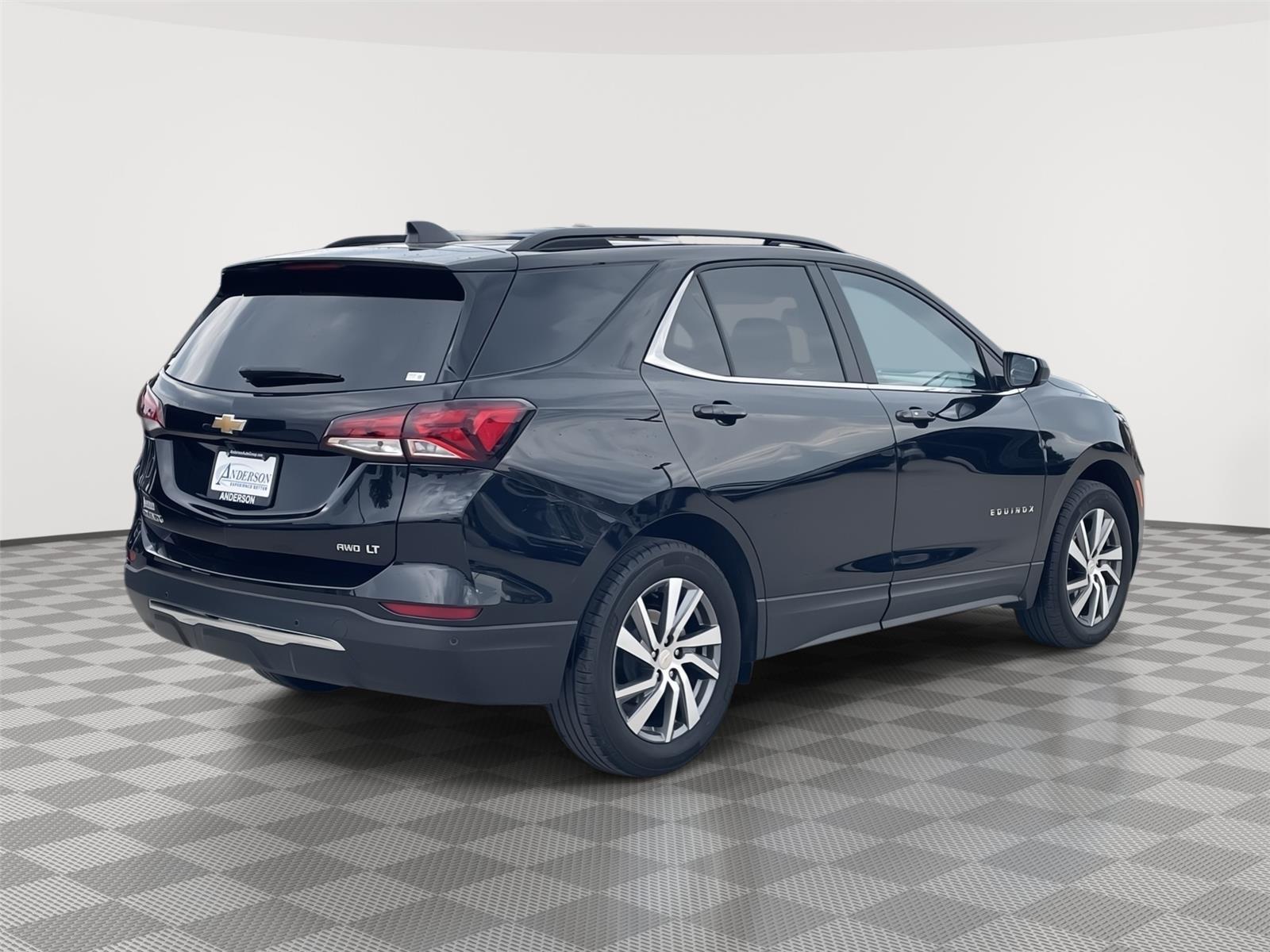 Vehicle photo 7
