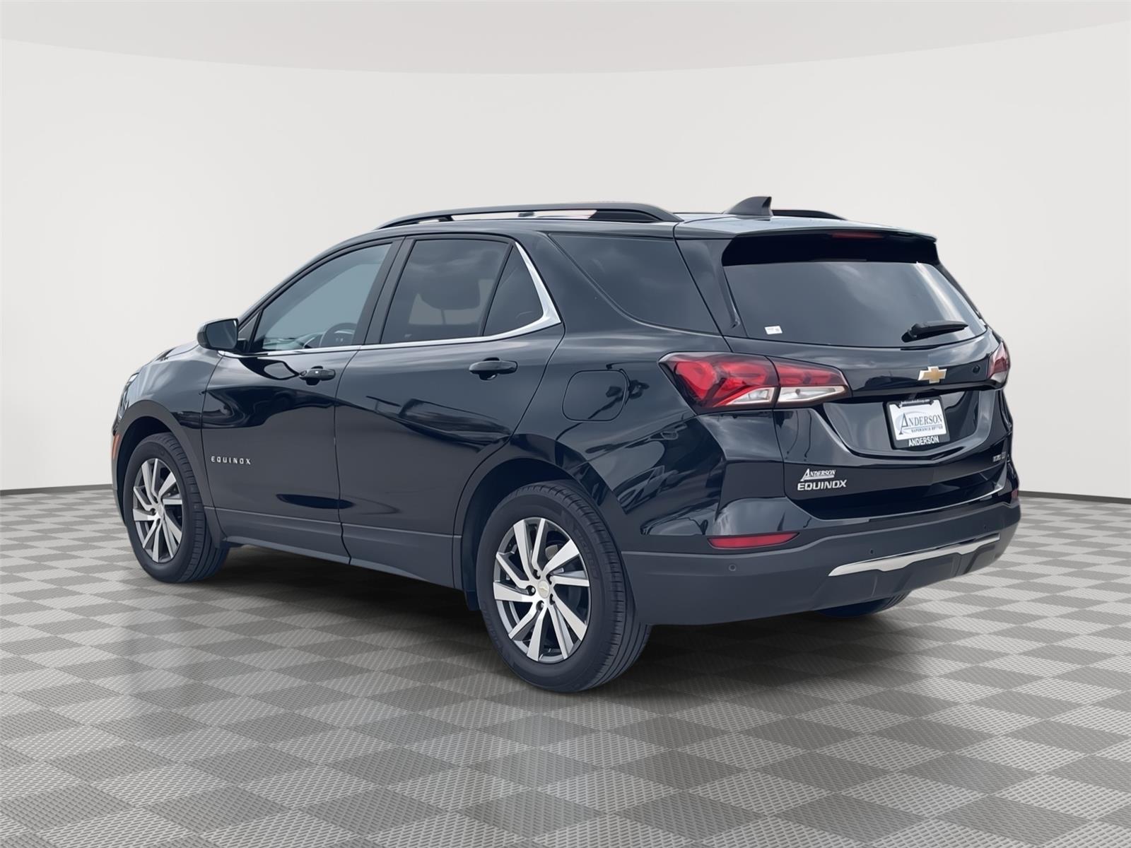 Vehicle photo 9