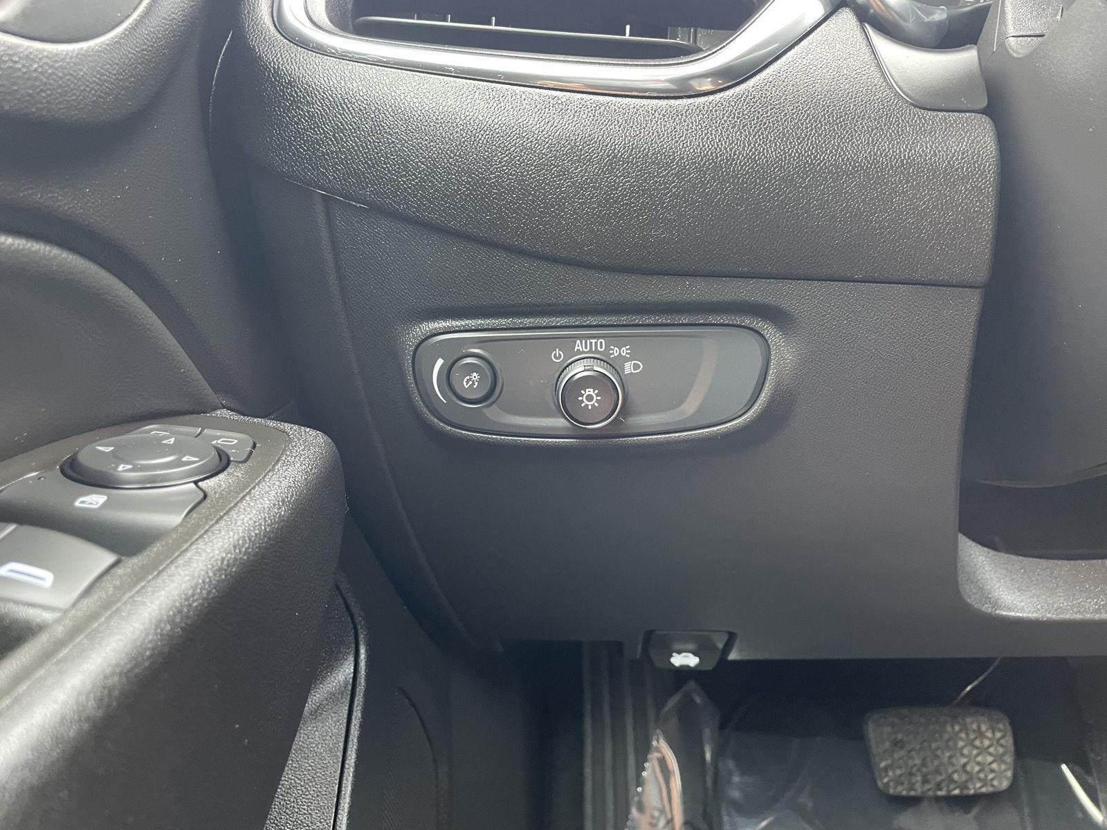 Vehicle photo 16