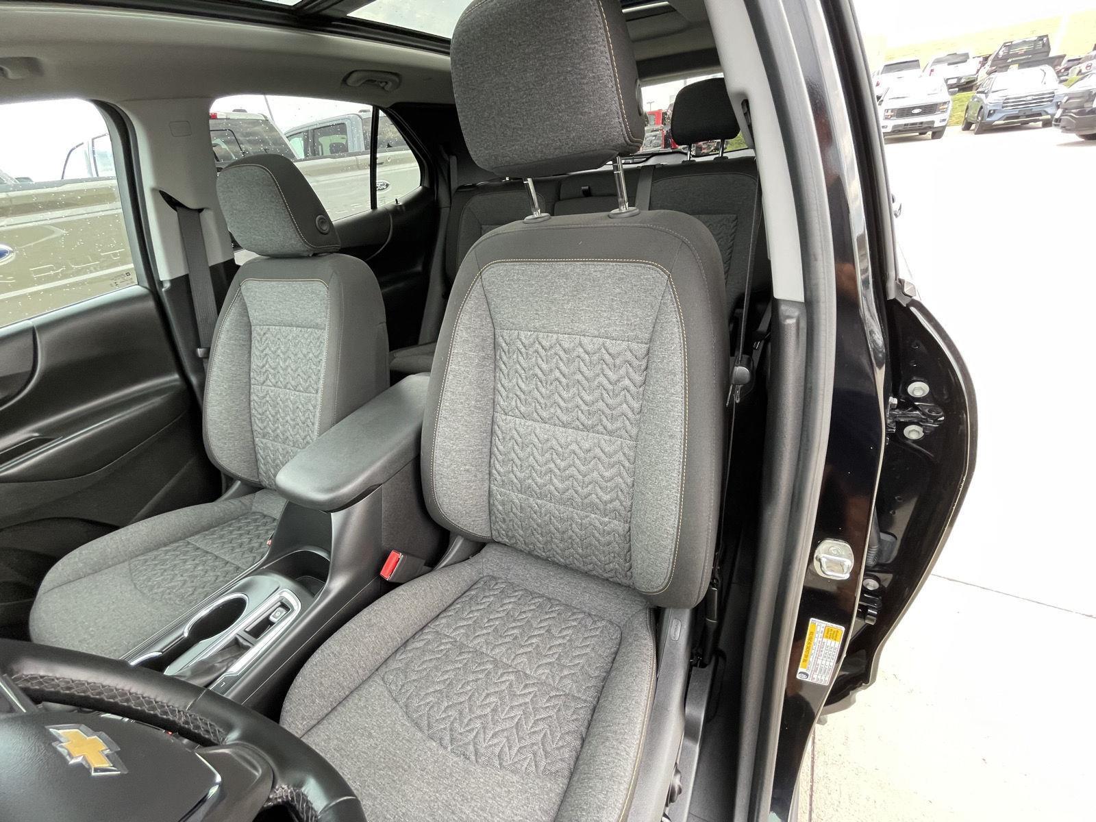 Vehicle photo 18