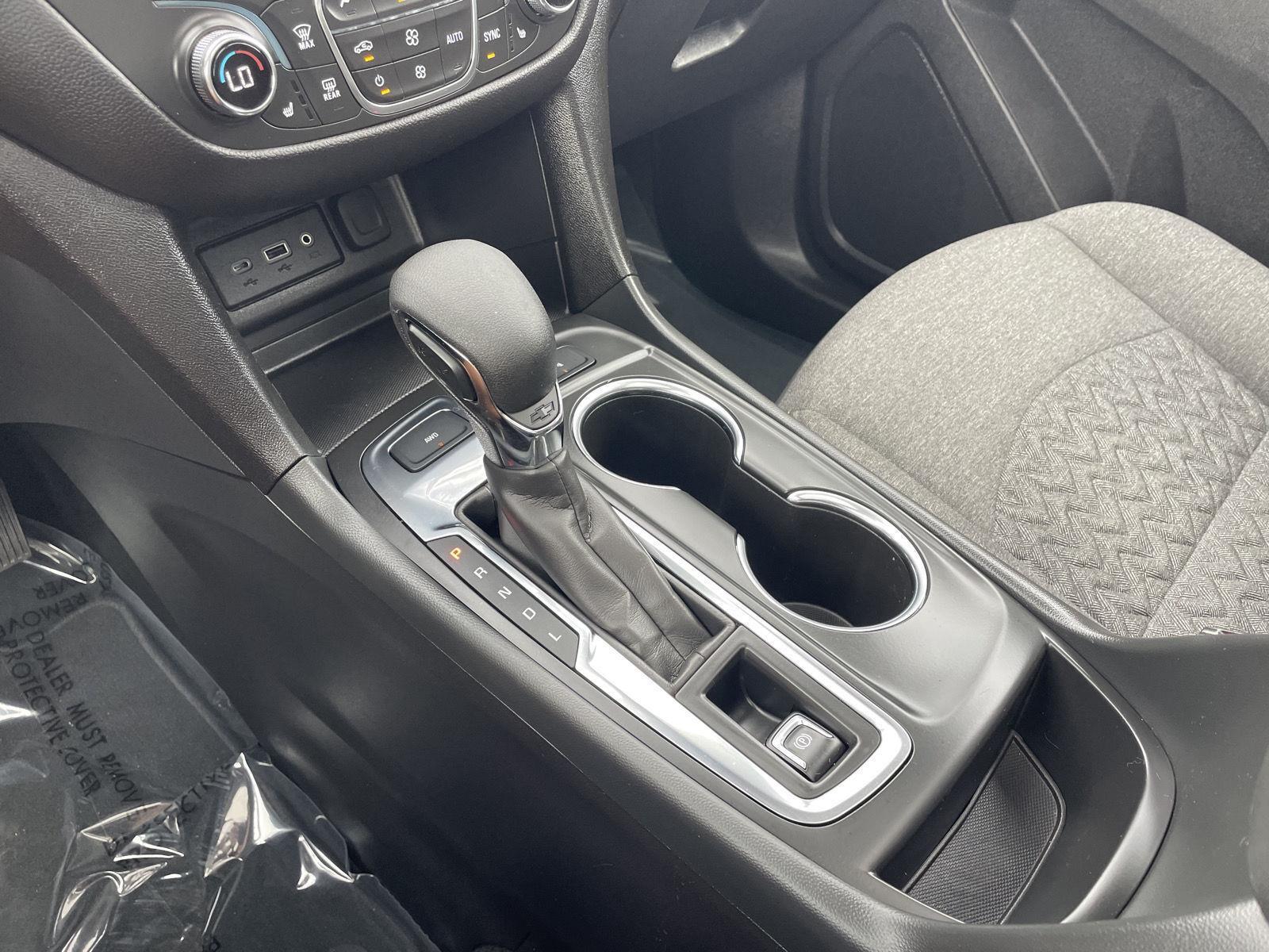 Vehicle photo 30