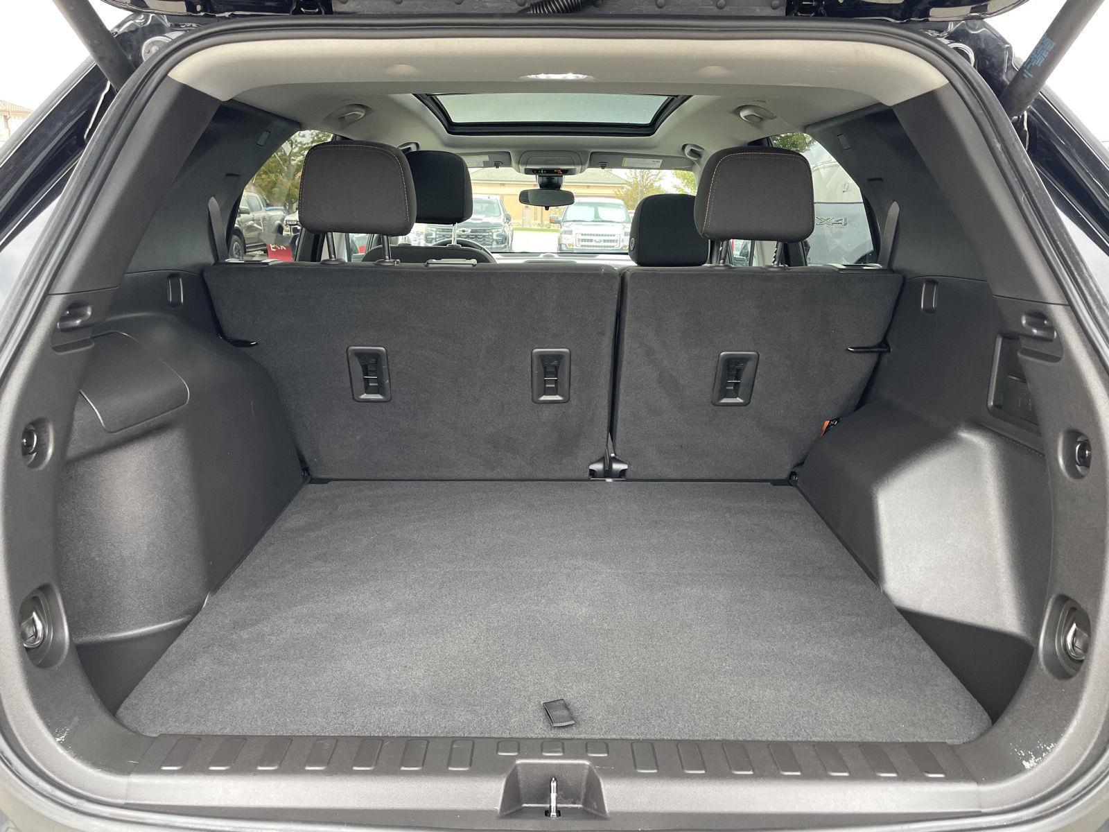 Vehicle photo 35