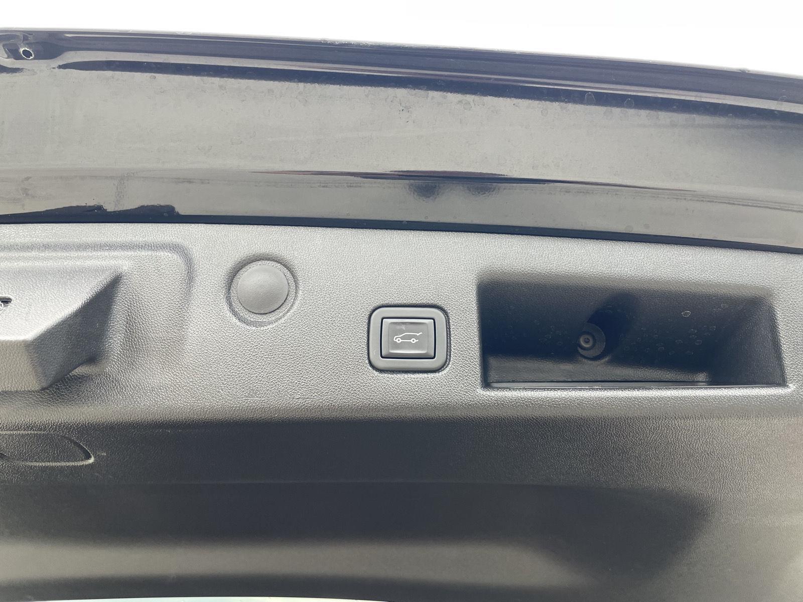 Vehicle photo 36