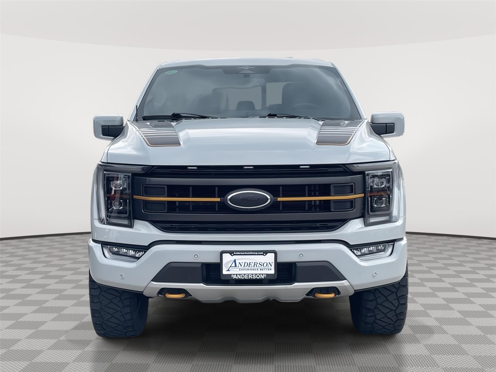 Vehicle photo 4